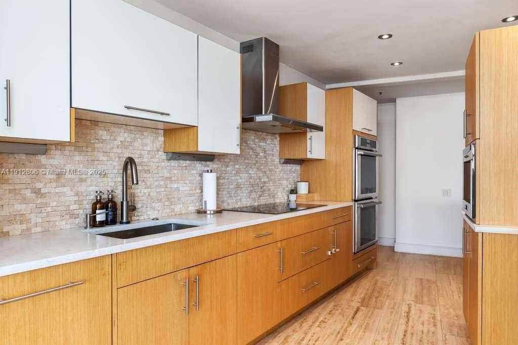 808 Brickell Key Dr #2504 - Photo 2 of 8