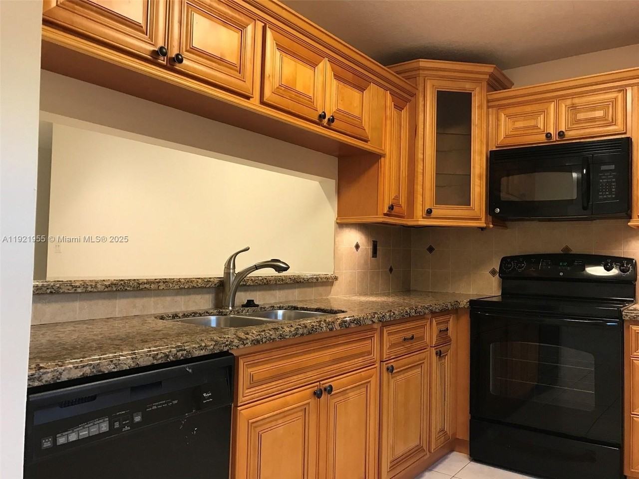 3564 Magellan Cir #214-1 - Photo 6 of 17