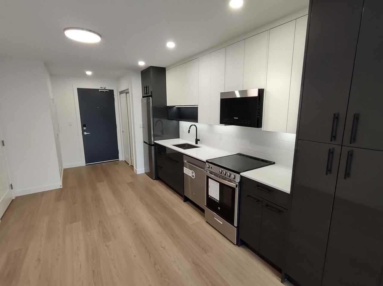 1380 Pridham Ave #1 - Photo 2 of 12