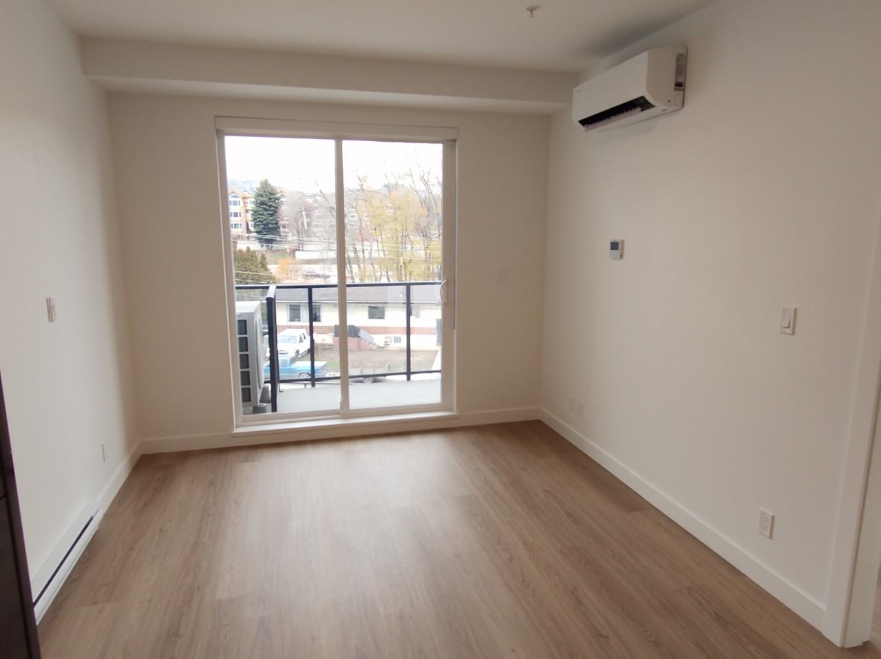 1380 Pridham Ave #1 - Photo 3 of 12