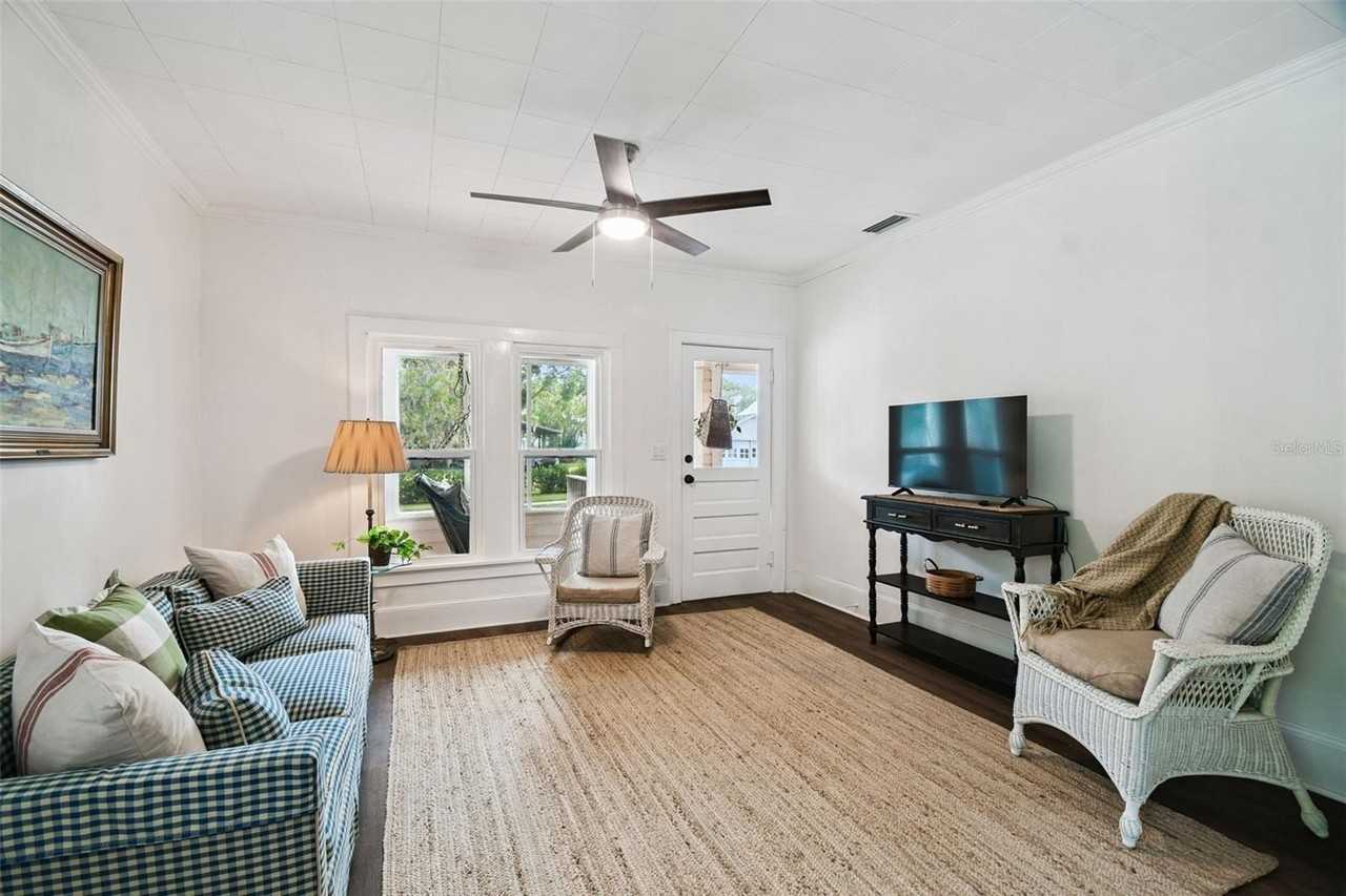 459 Bell Ave - Photo 5 of 36