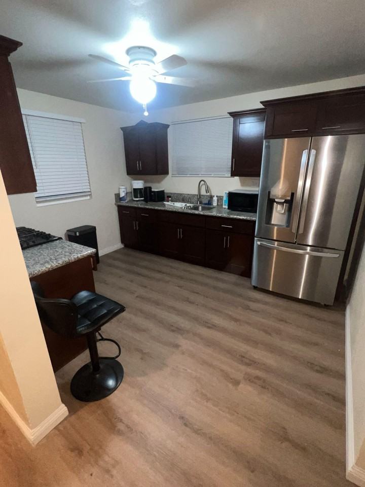 S Broadway - Photo 4 of 29