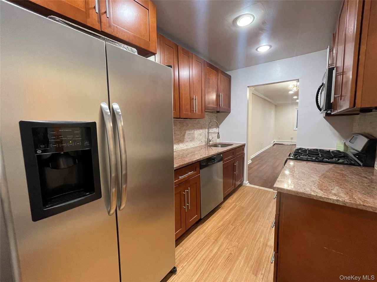 150 Glenwood Ave Apt H3 #H3 - Photo 6 of 13