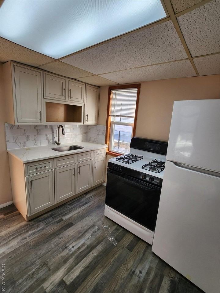 9608 101st Ave 2nd Fl #2ndFL - Photo 3 of 10