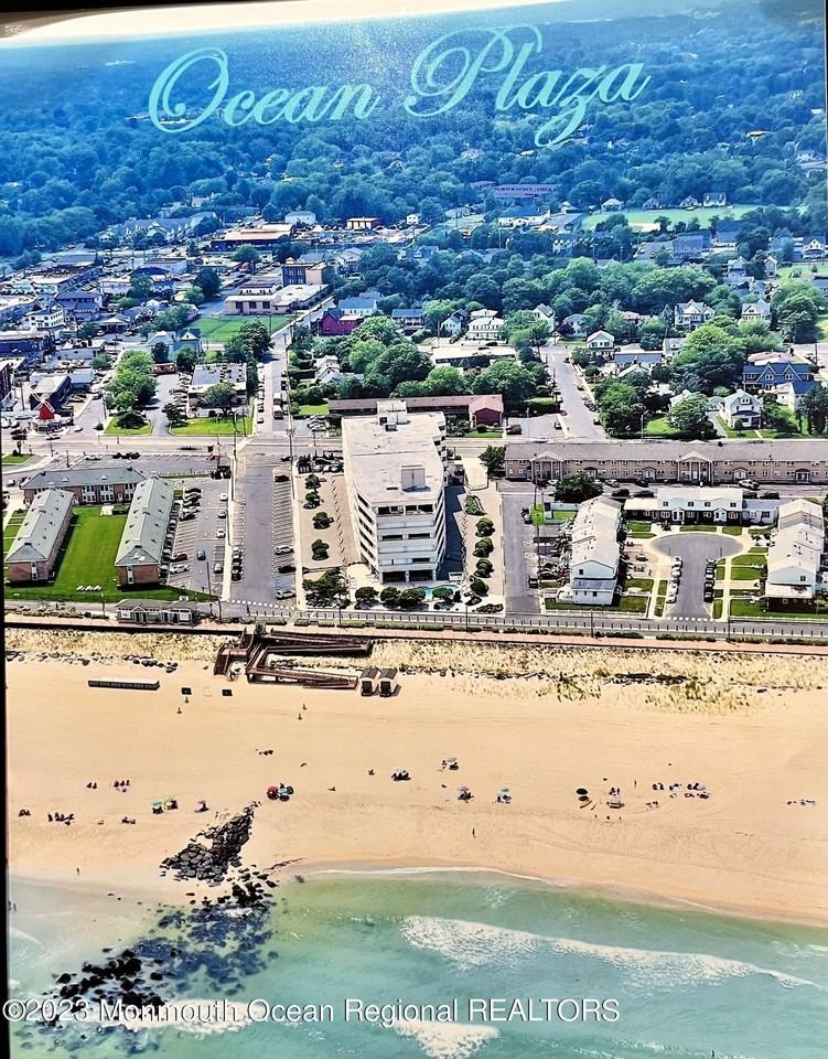 525 Ocean Blvd Apt 405 #405 - Photo 2 of 27