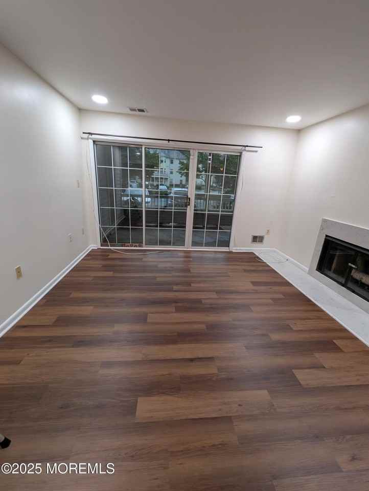 110 110 Biscayne Court unit: 1 #1 - Photo 3 of 19