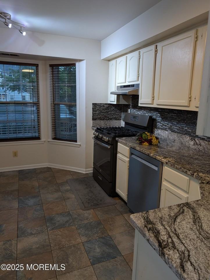 110 110 Biscayne Court unit: 1 #1 - Photo 6 of 19