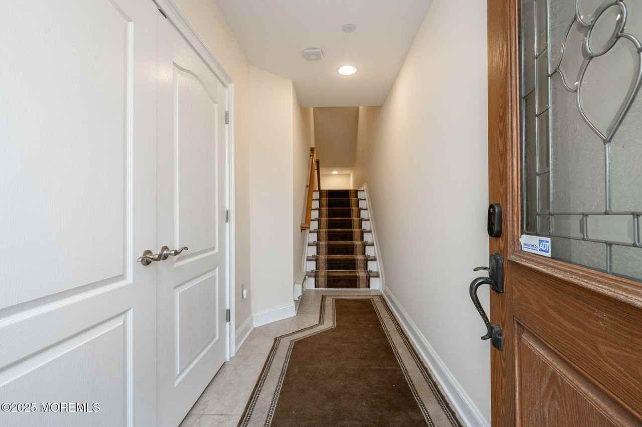 25 White Oak Ln - Photo 3 of 45