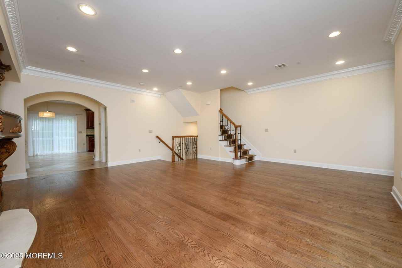 25 White Oak Ln - Photo 7 of 45