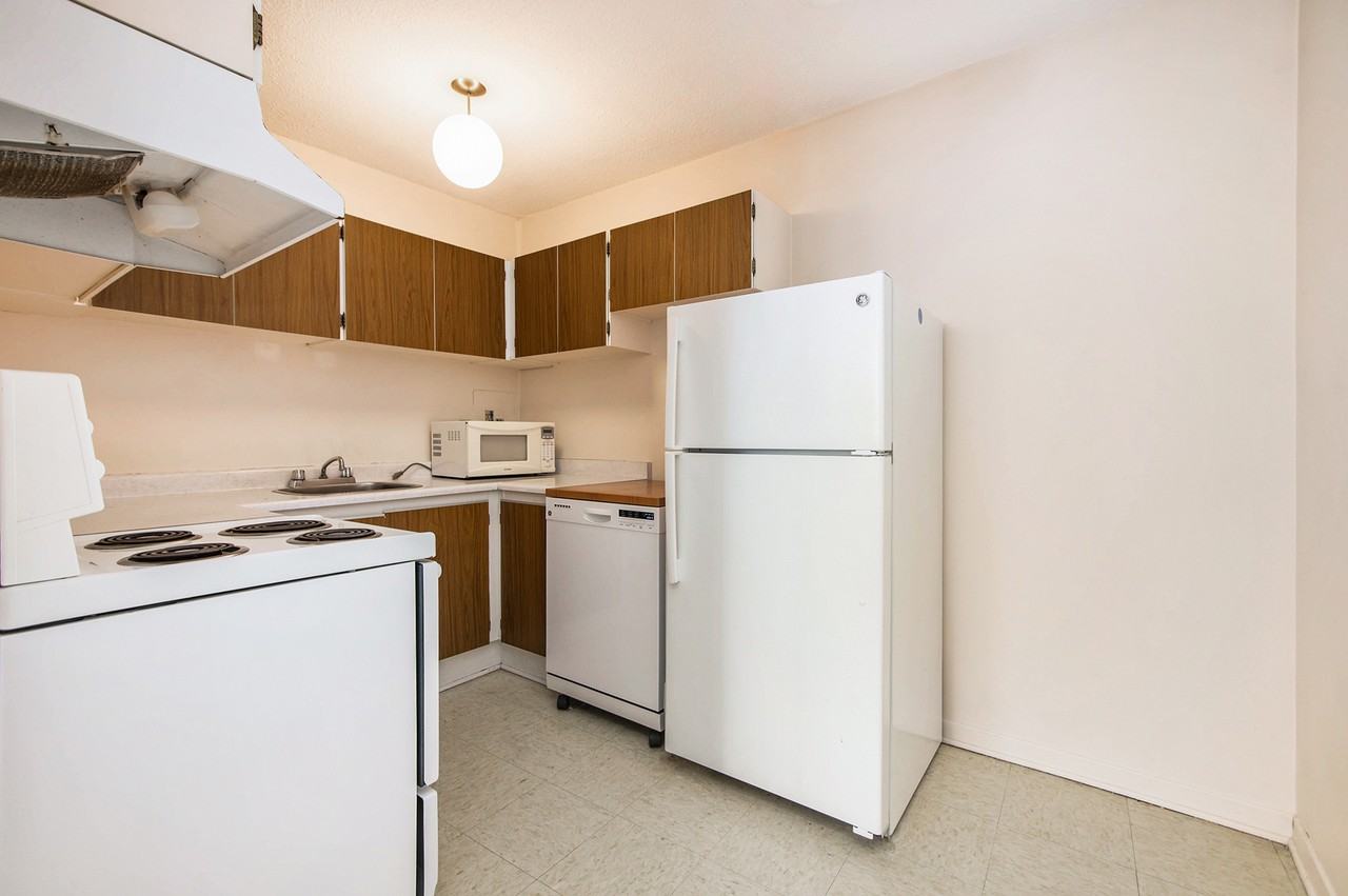 163 Maclaren St #705 - Photo 6 of 13