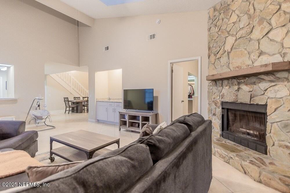 11060 Wandering Oaks Dr - Photo 4 of 44