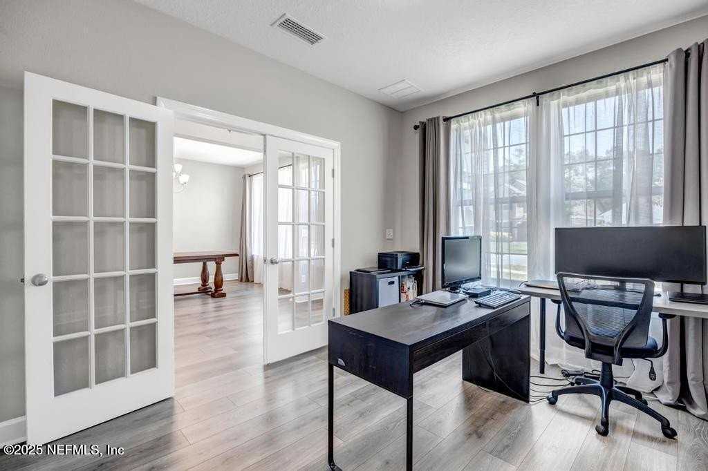 23 Catesby Ln - Photo 3 of 31