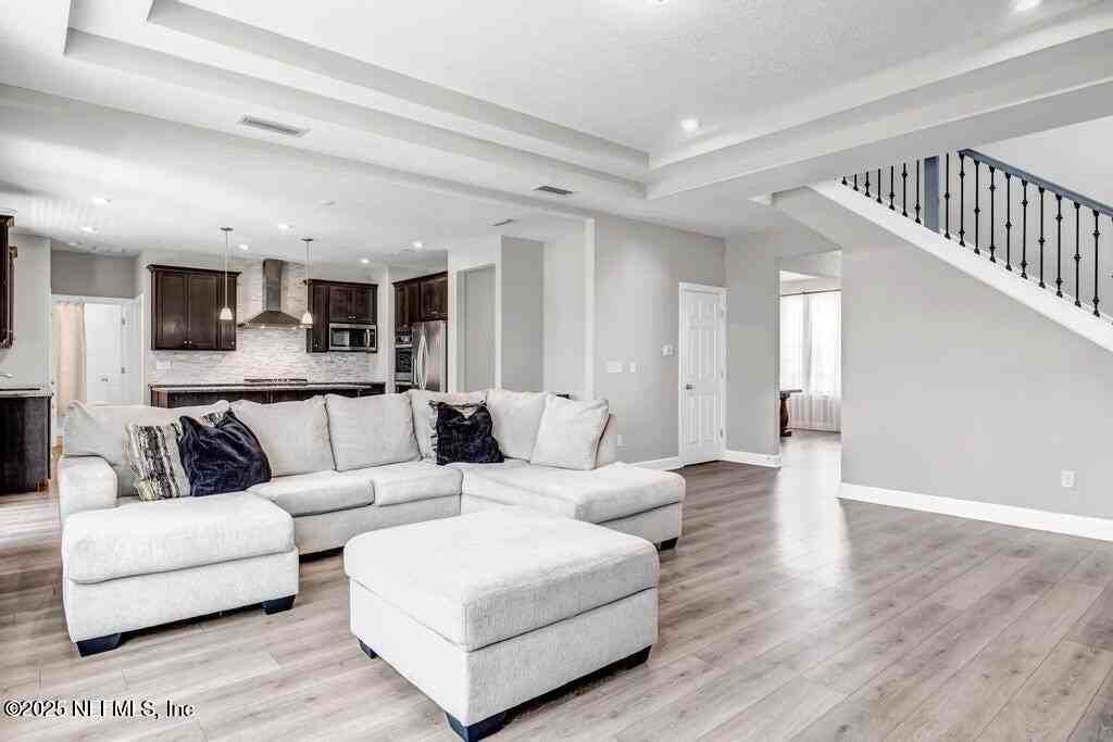 23 Catesby Ln - Photo 4 of 31