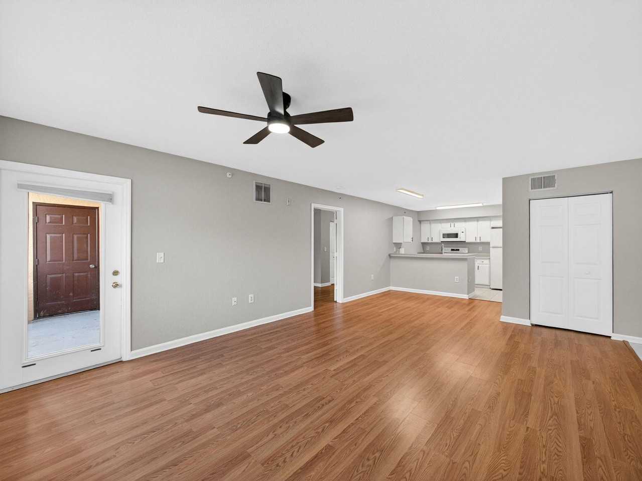 121 Sw Palm Dr #107 - Photo 5 of 15