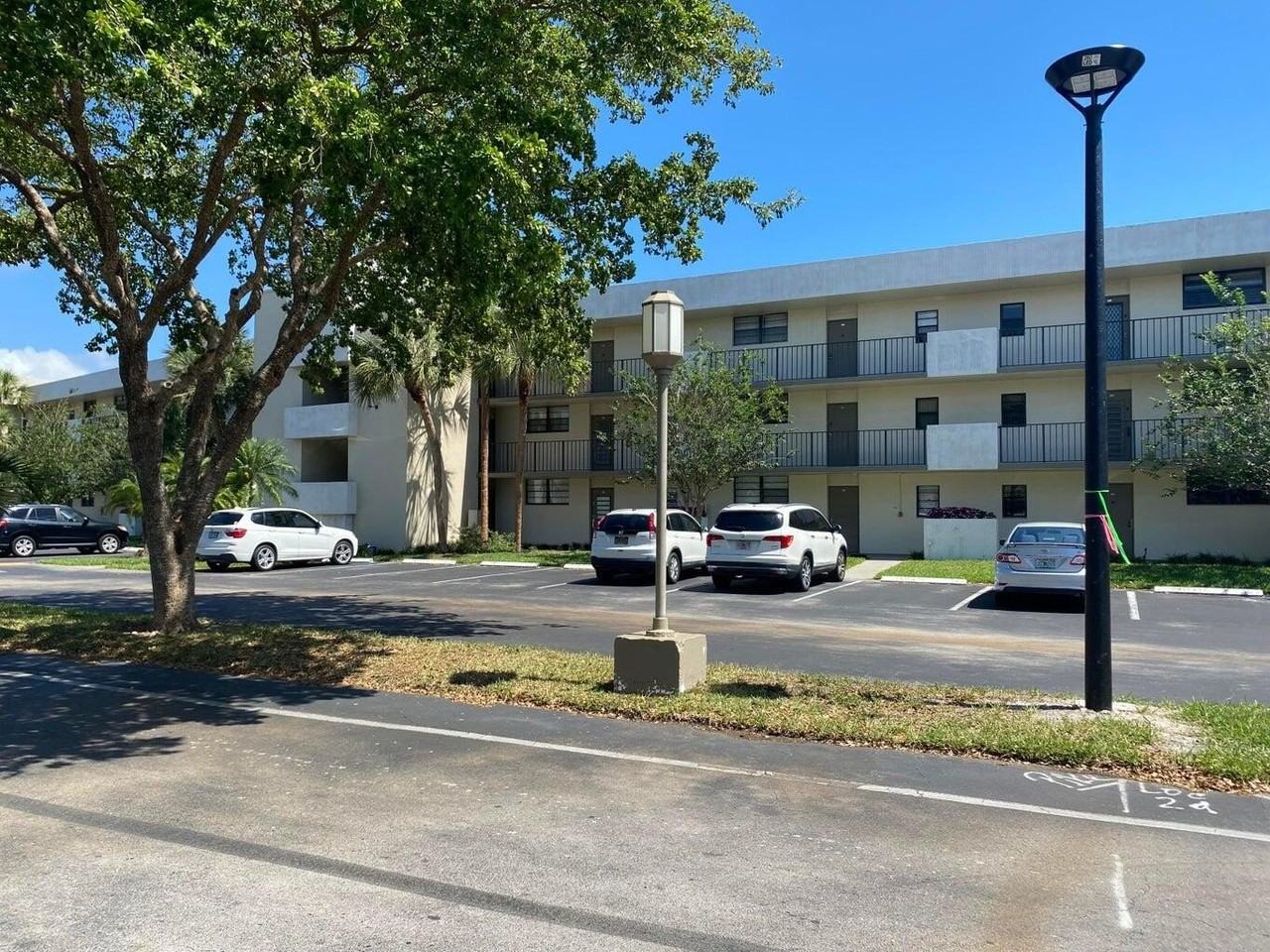 2420 Country Club Boulevard #302D