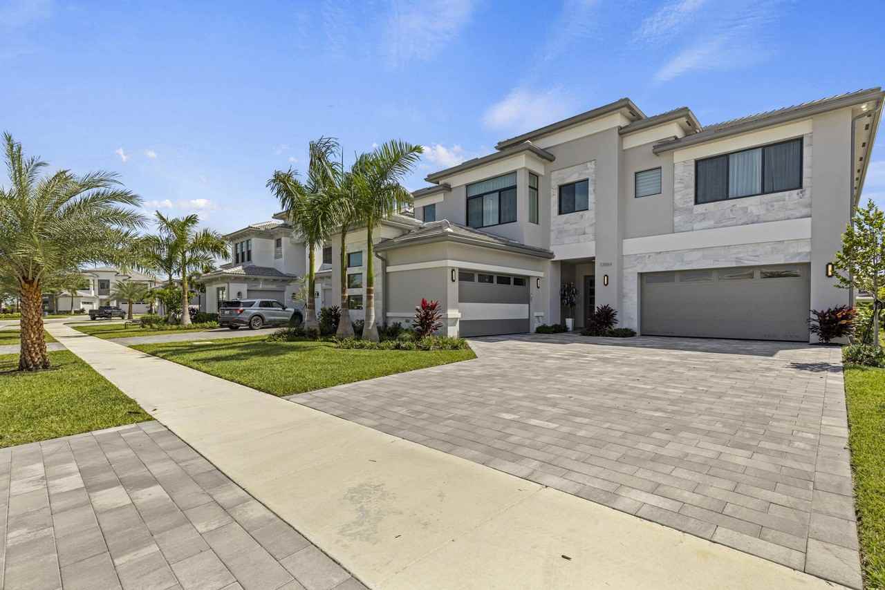 12884 Wingspan Ct - Photo 2 of 50