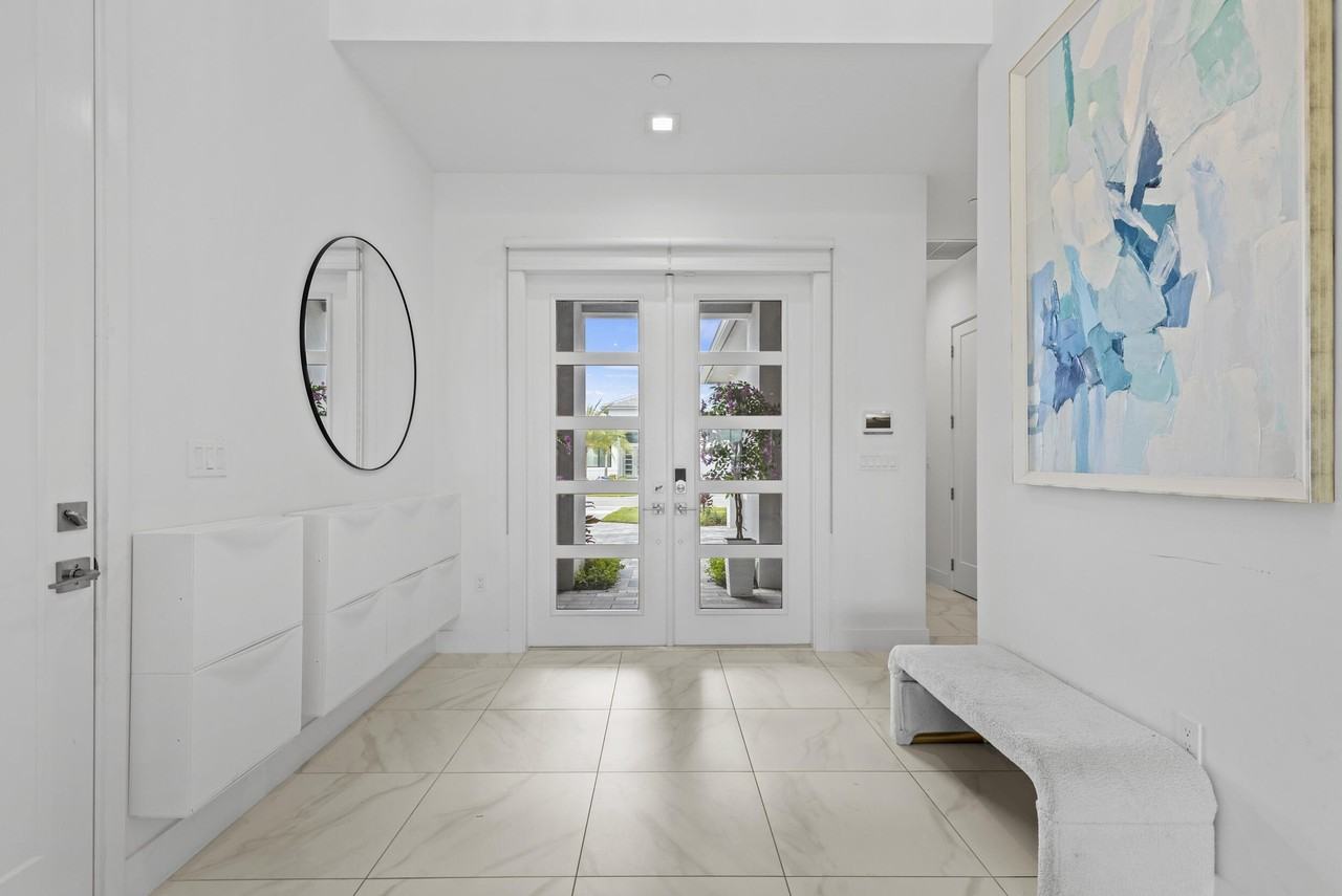 12884 Wingspan Ct - Photo 5 of 50