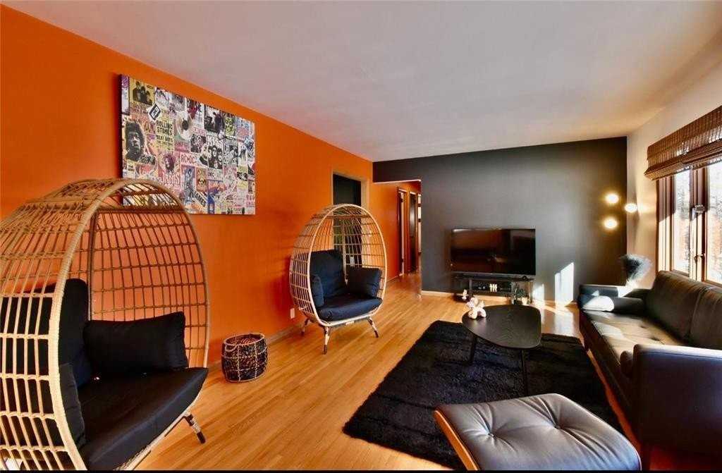 239 Byrondale Ave - Photo 2 of 8