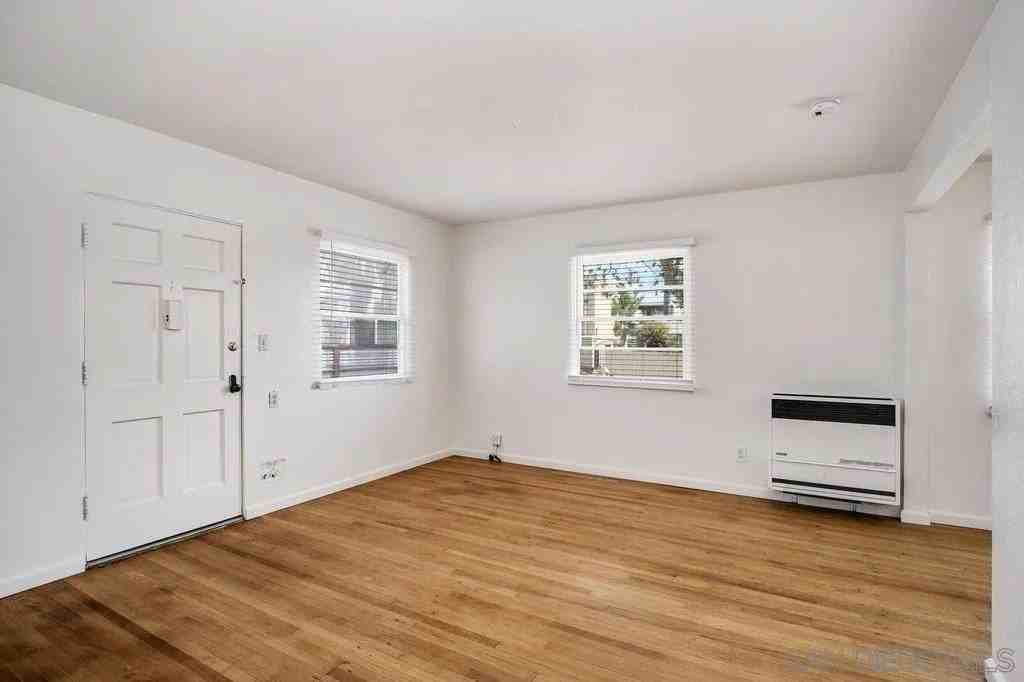 4515 Wilson Ave - Photo 4 of 19