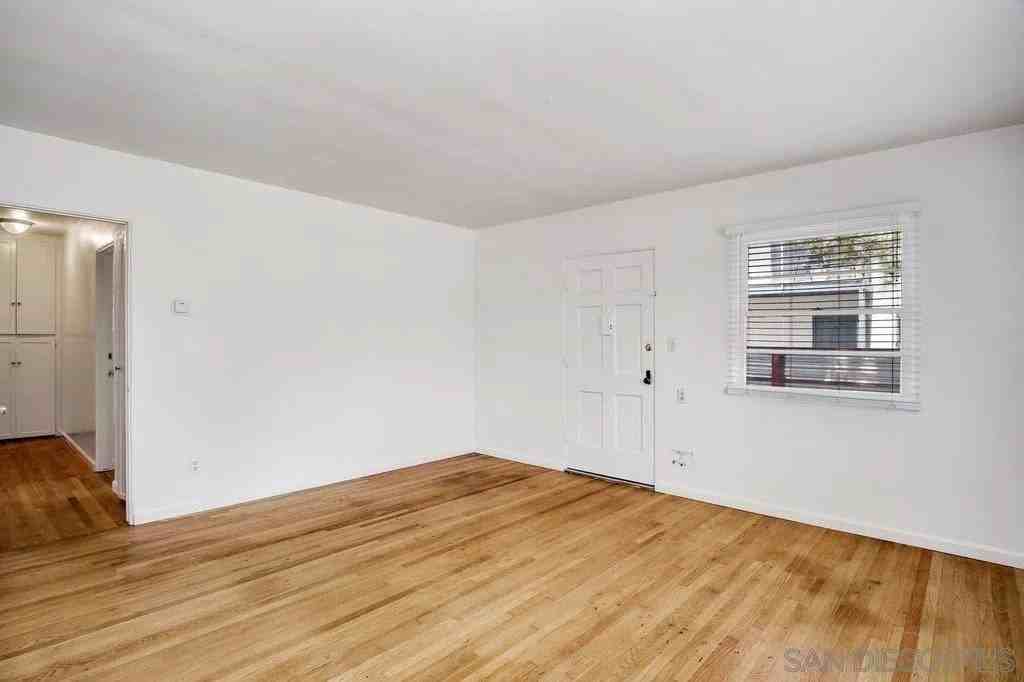 4515 Wilson Ave - Photo 6 of 19