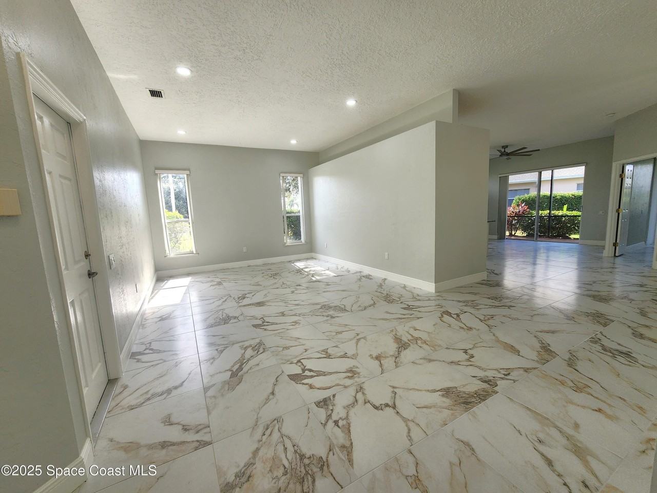 501 Carmel Dr - Photo 2 of 21