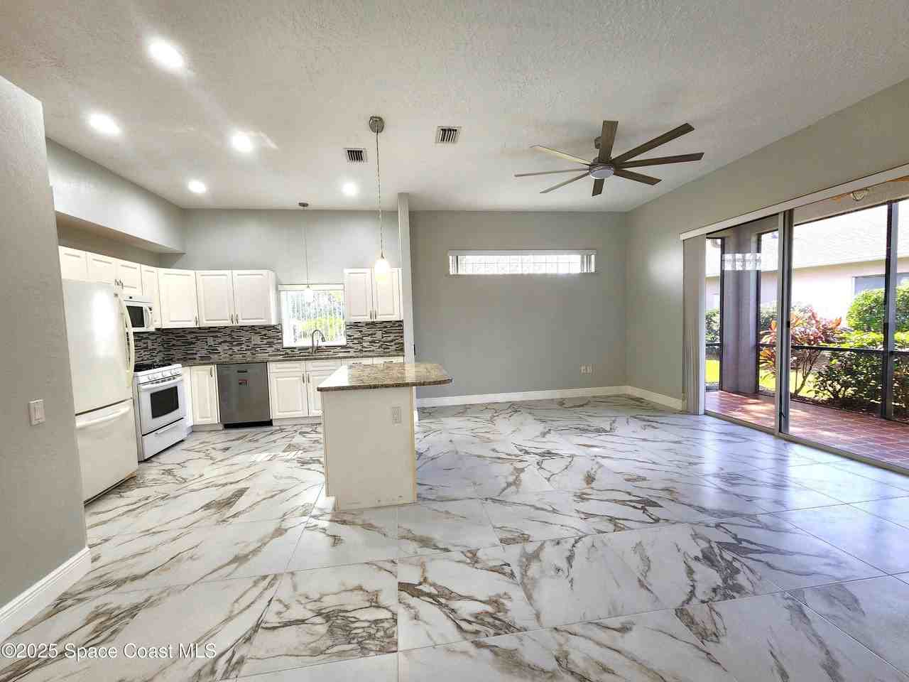 501 Carmel Dr - Photo 6 of 21