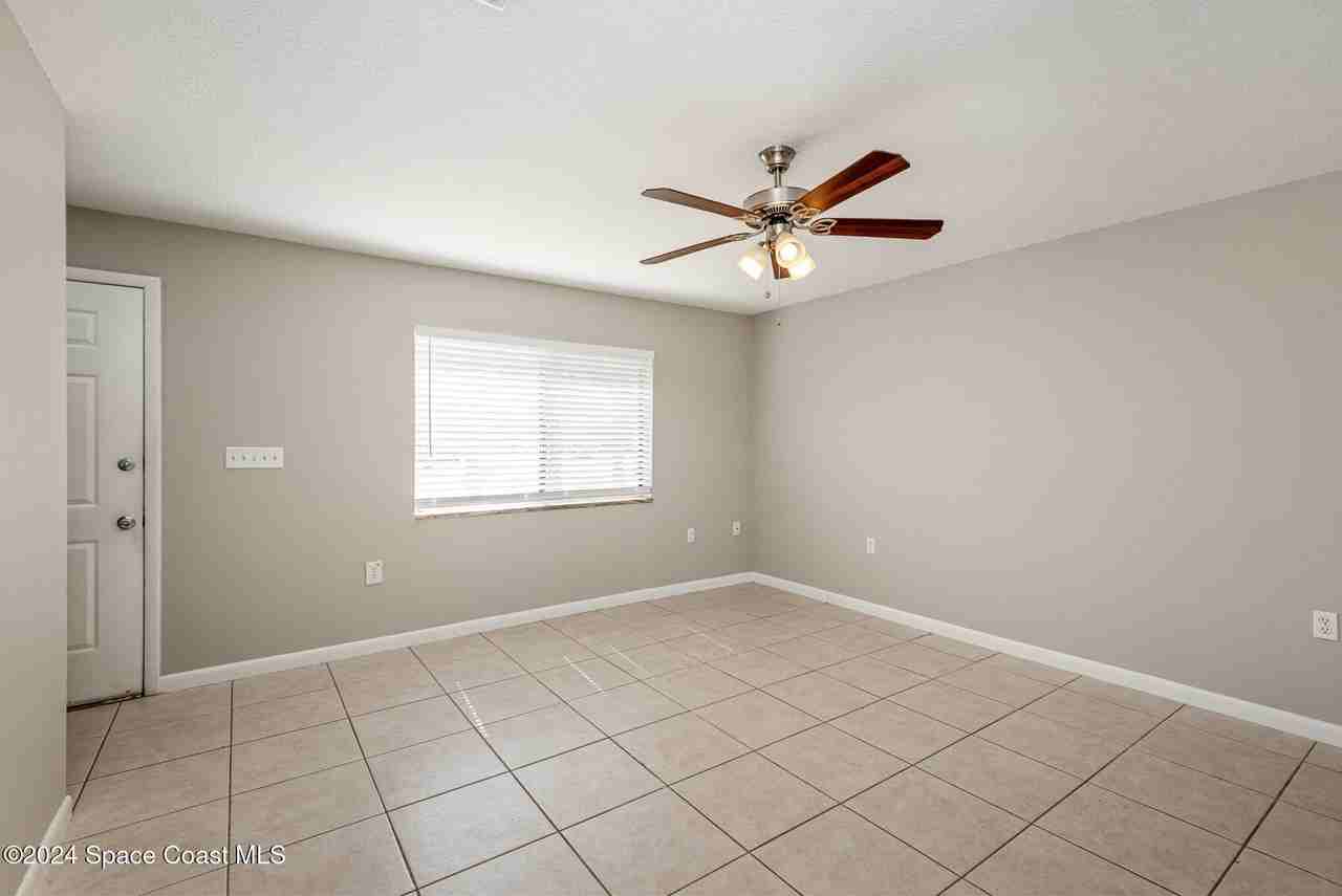 232 Chandler St - Photo 5 of 33