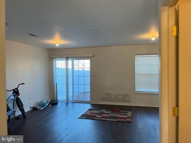 1032 Moore Rd - Photo 7 of 35