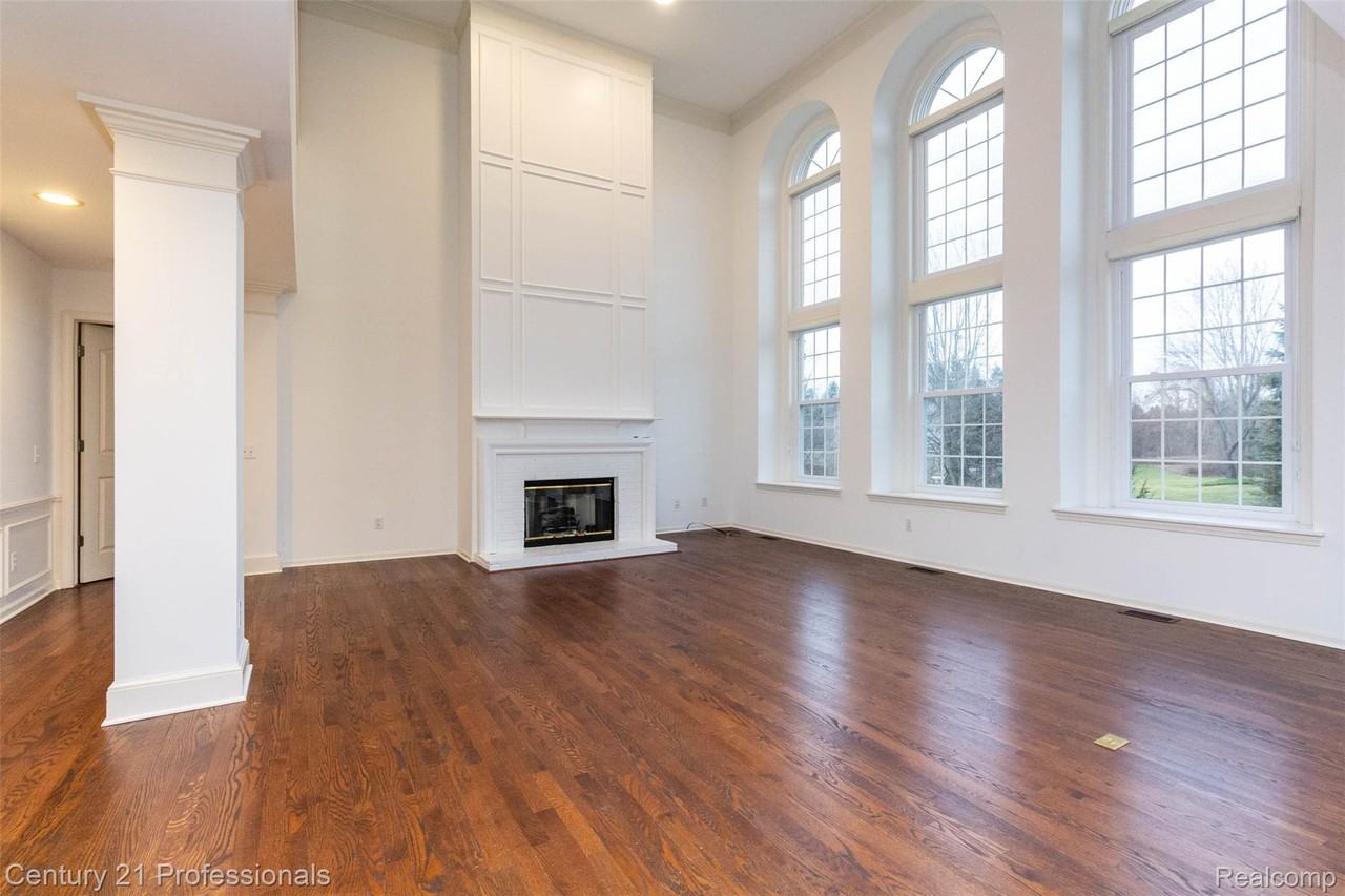 3871 S Creek Dr - Photo 6 of 50