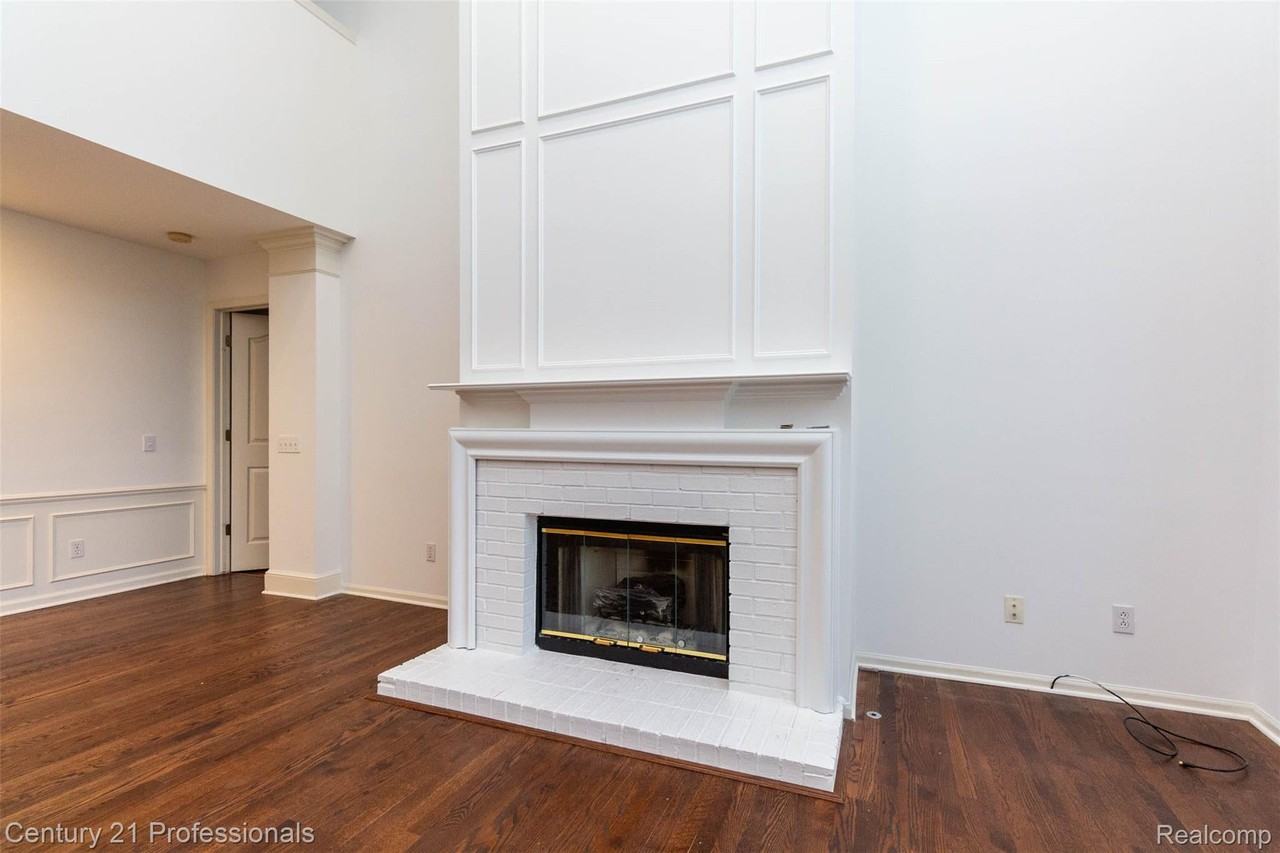 3871 S Creek Dr - Photo 7 of 50