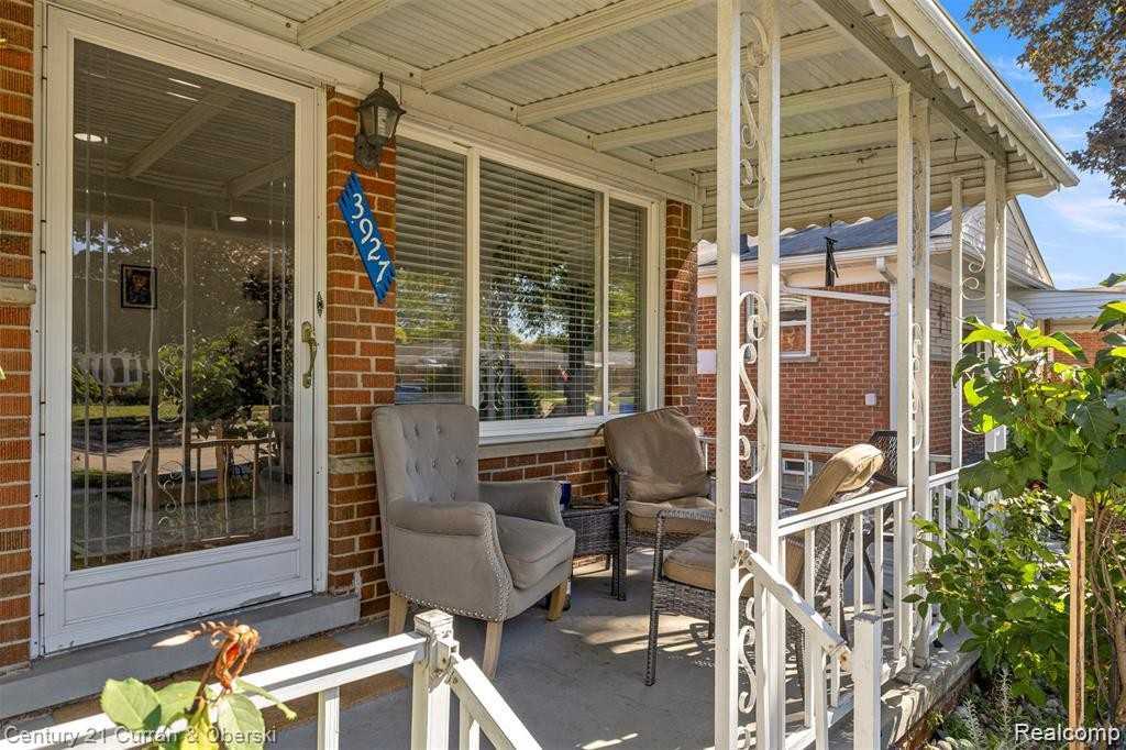 3927 Monroe St - Photo 3 of 34