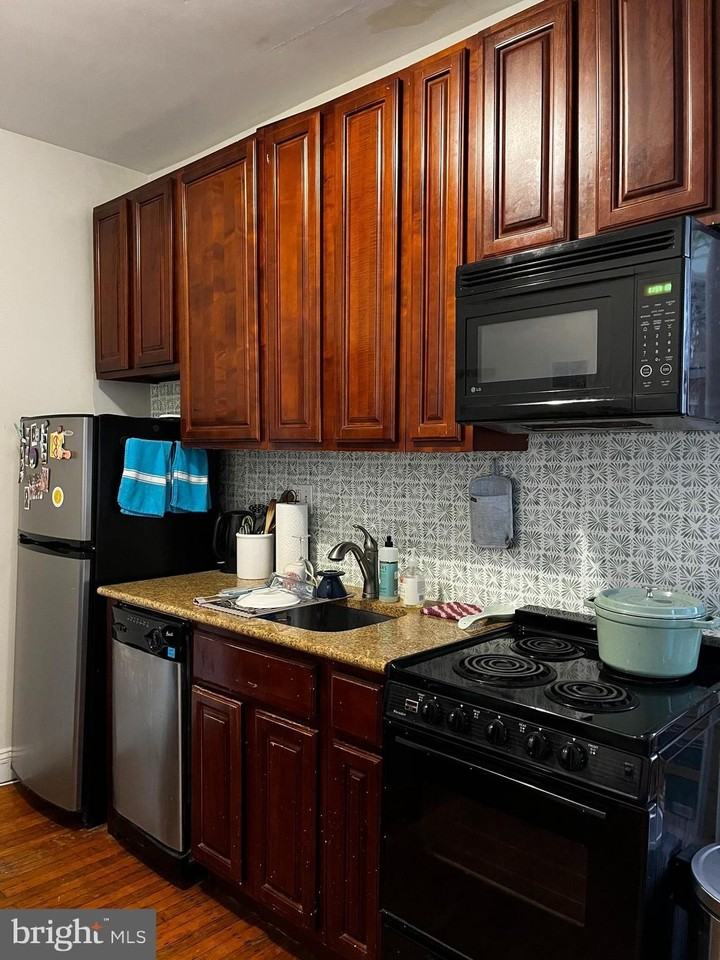 1512 N 17th St #2A - Photo 3 of 14