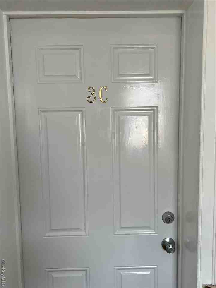 109 Montgomery St - Photo 7 of 8