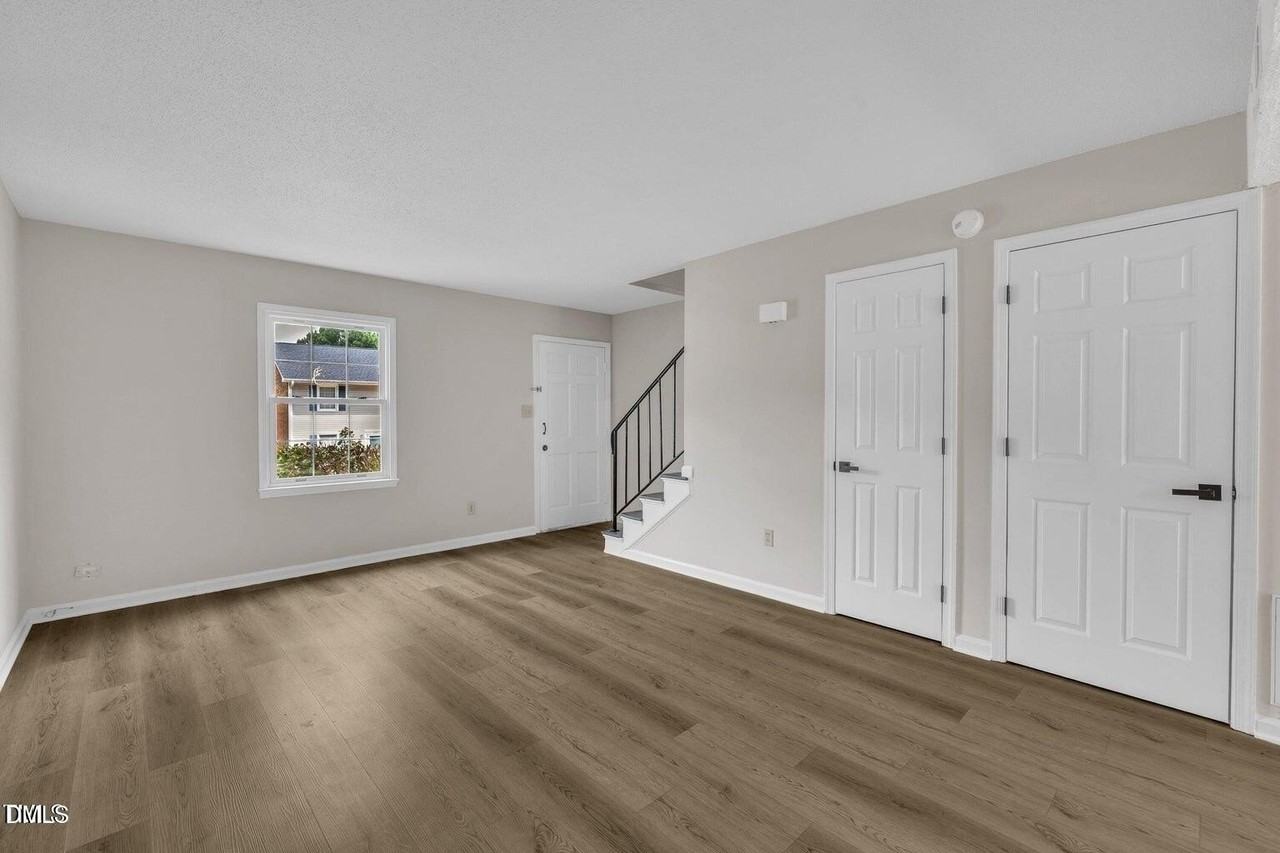 1244 Donaldson Court - Photo 5 of 33