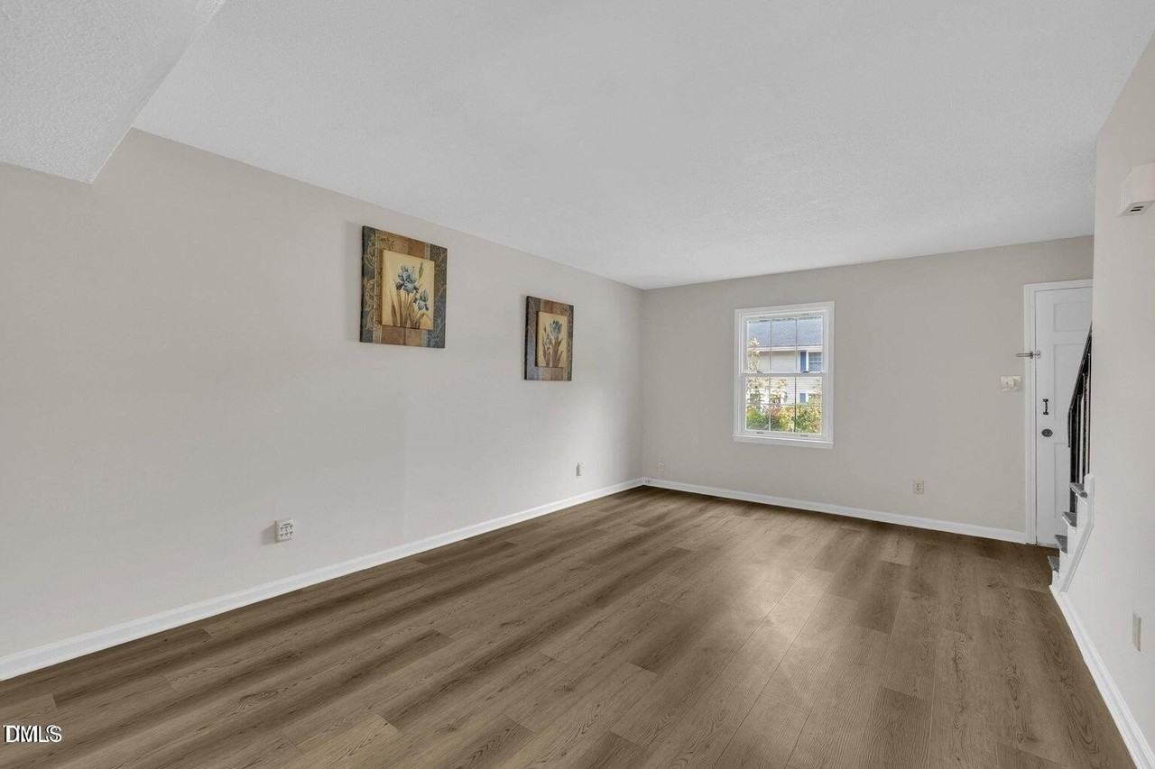 1227 Jamestown Court - Photo 6 of 33