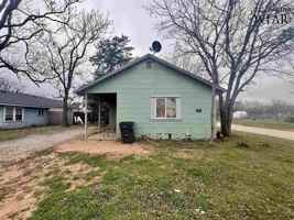 featured image of 512 North Lamar Street