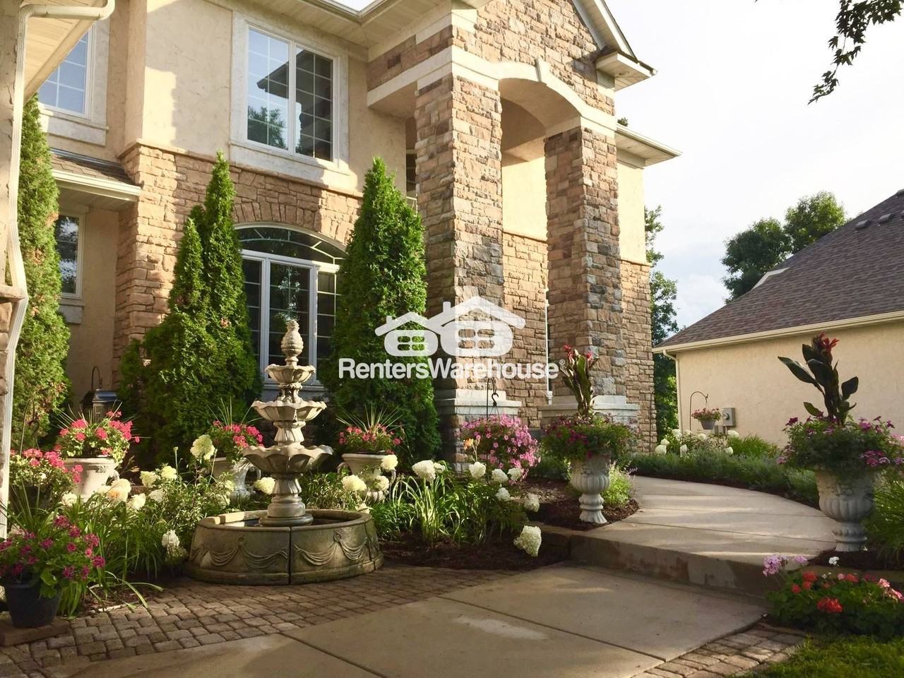 2470 Arnold Palmer Dr - Photo 2 of 18