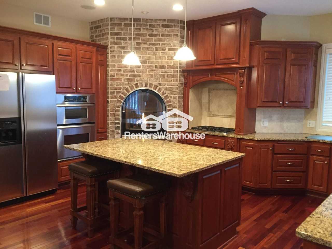 2470 Arnold Palmer Dr - Photo 5 of 18