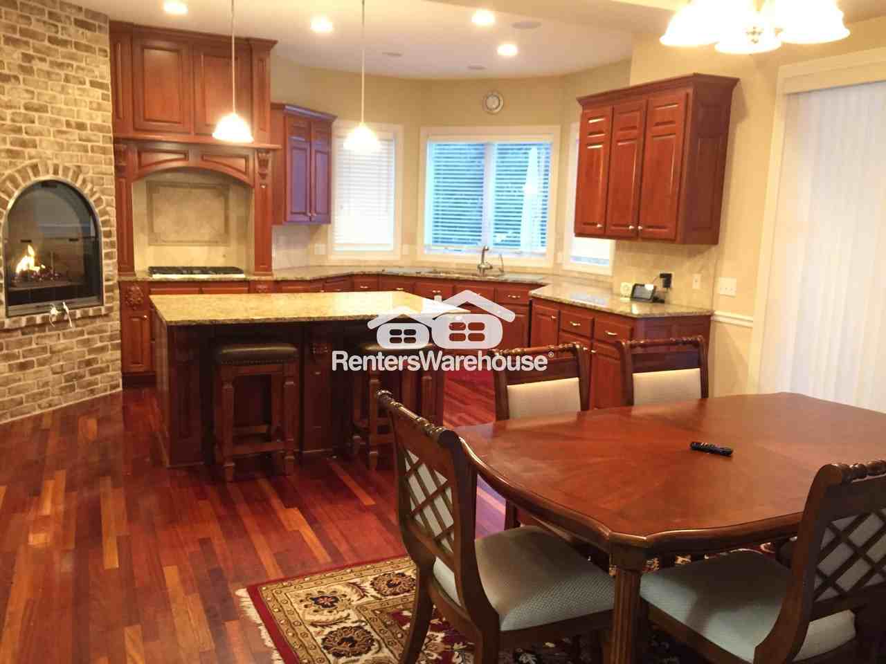 2470 Arnold Palmer Dr - Photo 6 of 18