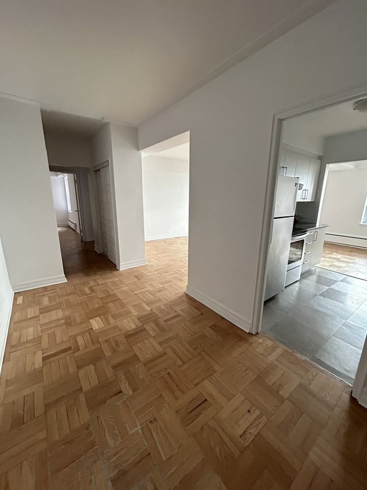 3500 Rue de la Montagne - Photo 2 of 10