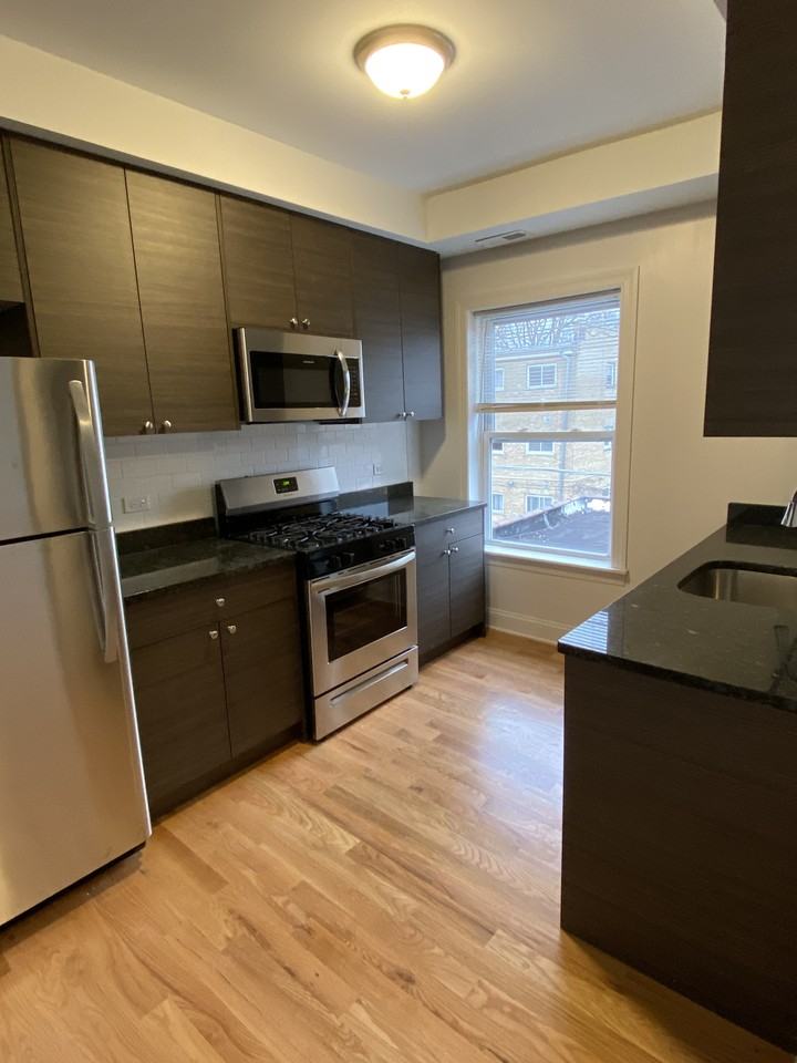 W Pratt Blvd & N Ashland Ave - Photo 2 of 12