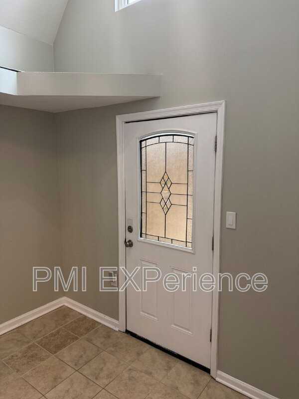 8203 Comet Dr - Photo 2 of 27