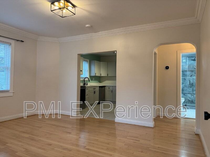 8203 Comet Dr - Photo 4 of 27