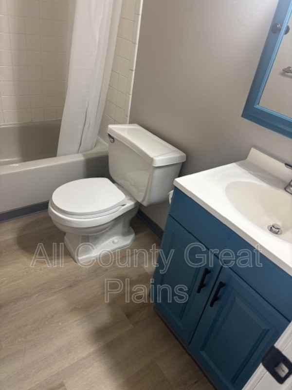 609 South Lakehurst Drive #D - Photo 6 of 6