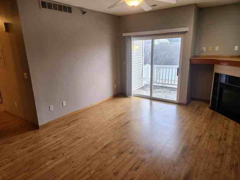 1320 Se Florence Dr #11 - Photo 5 of 25