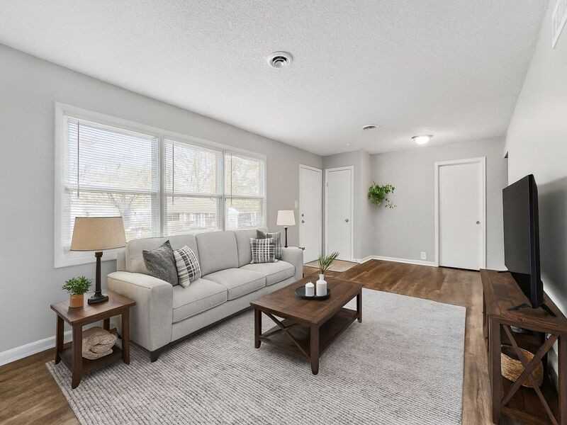 11007 Ewing Ave - Photo 7 of 24