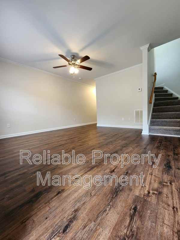 137 Park Place Dr - Photo 3 of 28