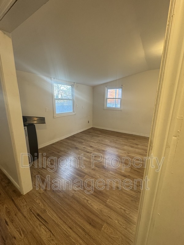 612 Romaine St #5 - Photo 3 of 50