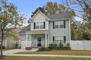 featured image of 3026 Peronne Avenue