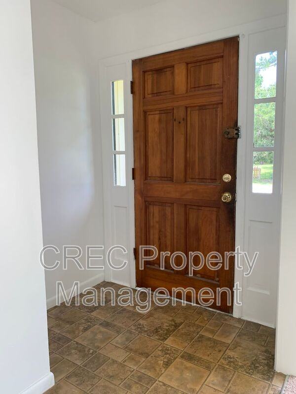 205 Pinewood Drive - Photo 4 of 30